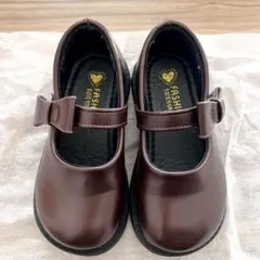 ブラウンリボン付きフォーマルシューズ