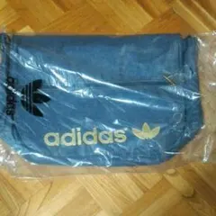 アディダスオリジナルス　デニムメッセンジャーバッグ