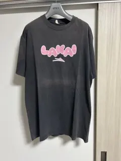 Lakai Tシャツ チャコールグレー ピンクロゴのサムネイル