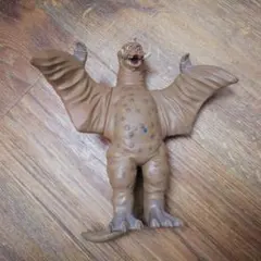 ノンタルジックヒーローズ ウルトラ怪獣シリーズ フィギュア ソフビ 蓄光 ペギラ ウルトラ怪獣シリーズ 193 ペギラ｜ウルトラマンおもちゃウェブ