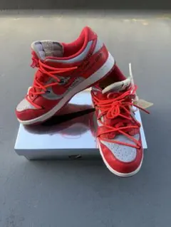 Off-White × Nike Dunk Low