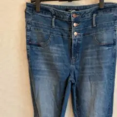 Item thumbnail for item 7c355fe6-5f3c-4796-a0cb-bc3ed5356bc1