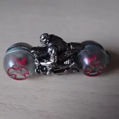 ホットウィール バイク型ミニカー メタリックシルバー