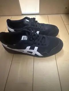 アシックススニーカー