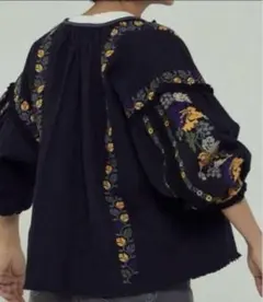 美品 FREADA フラワー刺繍 ブラウス スクエアネック 刺繍定価22000 
