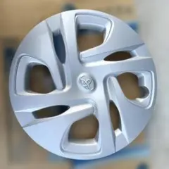 新車外し‼️トヨタ純正 ルーミー スチールホイール ホイールキャップ 2