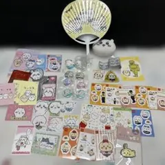 ちいかわ くら寿司　缶バッジ　ステッカー　シールセット ノベルティうちわ