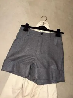 今期LOUIS VUITTON ショートパンツ グレーXSタグ付きのサムネイル