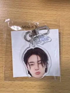 treasure ハルト 顔アクキー カプセルトイ