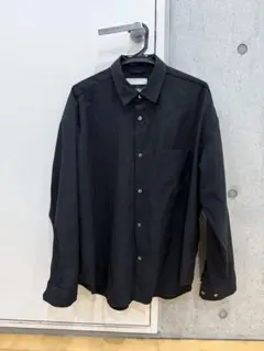 ブラック 長袖シャツ 胸ポケット付き