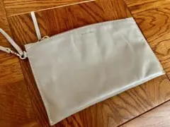 Via Repubblica ポーチ　クラッチバッグ　トゥモローランド