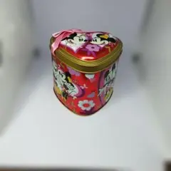 東京ディズニーリゾート限定で販売されていたミッキー＆ミニーのハート型ギフト缶。