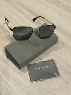 PARIM スクエアサングラス ブラック