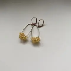 ハンドメイド　春のミモザ色ピアス