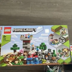 LEGO Minecraft 21161 The Crafting Box