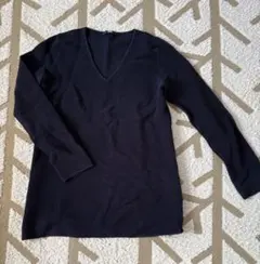 UNIQLO ネイビー Vネック 長袖ニット Lサイズ