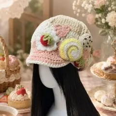 ハンドメイド 苺とロールケーキとクッキーのおやつキャスケット帽子 249
