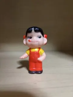 レトロ　ミニペコちゃん人形