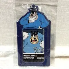 【新品】ディズニー　ピート　インスタントフォトキーホルダー