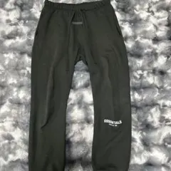 ESSENTIALS FEAR OF GOD スウェパン