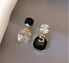 No.5シャネルモチーフピアス(高級)