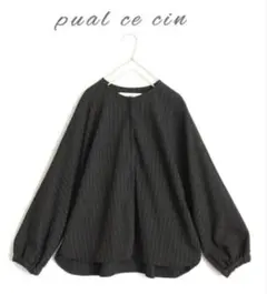 【pual ce cin】ノーカラージャケット アウター 黒 ボリュームスリーブのサムネイル