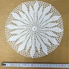 白いレース編み 円形 No.4