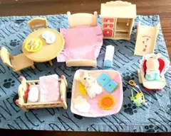 シルバニアファミリー　家具小物ベビーうさぎ２体付きまとめ売り