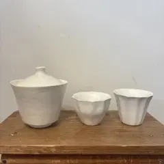 井山三希子　茶器　蓋付きカップ 陶器 白 おまけつきのサムネイル