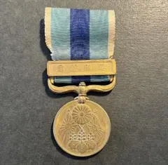 明治三十七八年従軍記章 日露戦争 勲章 徽章 徽章 旧日本軍 ケース付き