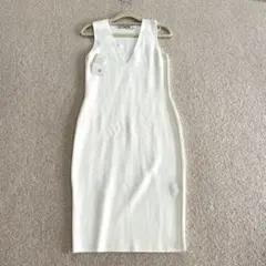 ZARA ザラ　オフホワイト　vネック　ニットワンピース　ノースリーブ