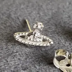 片耳　ファラー　オーブ　ピアス
