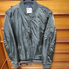 MA-1中綿入りジャンパー