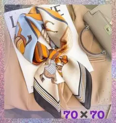 ⚪︎スカーフ　シルク風　スクエア　馬柄　薄手　光沢　おしゃれ　上品
