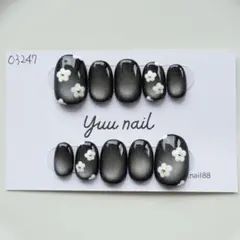 ネイルチップ　マグネットネイル　ブラック　推し活　お花　手書きネイル　y2k