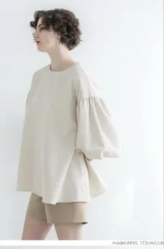 【値下げ】コカ　coca 袖バルーンAラインブラウス　ライトベージュ　L