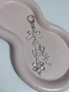 ハンドメイド　キーホルダーアクセサリーチャームストラップ　クリア系
