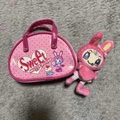 メゾピアノ×ハローキティ マスコット エナメルボストン風ポーチ　ベリエちゃん　①