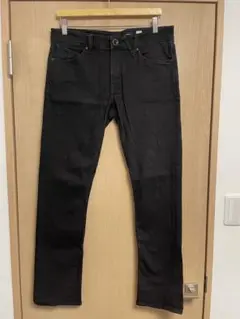 Volcom ブラックデニム スリムストレート
