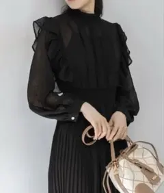 ブラックフリルプリーツロングワンピース