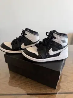 Nike Air Jordan 白　黒　15cm キッズ　シューズ