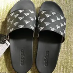 adidas ブラック サンダル ロゴプリント