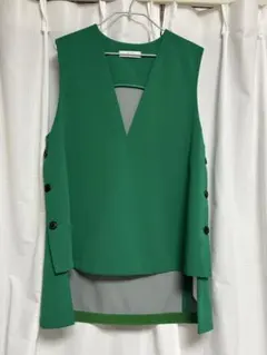 ADORE グリーン Vネック ベスト
