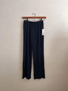 【新品未使用】UNIQLO プリーツストレートパンツ M ブルー