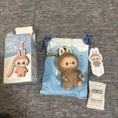 popmart pin for love