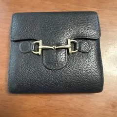 GUCCI レザー シボ革 折り財布 ホースビット がま口 金具 黒