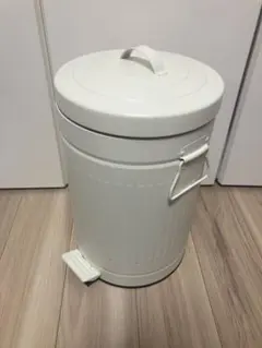 ホワイト ペダル式ごみ箱　金属製