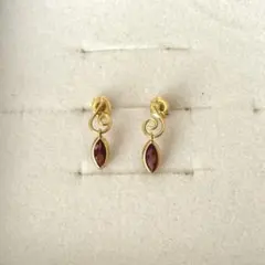 K18YG ガーネットピアス