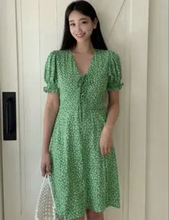 SHEIN Dazy グリーン 花柄 半袖ワンピース レースアップ