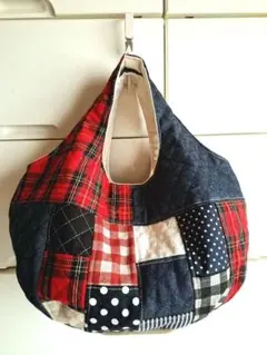 赤チエックネイビーパッチワーク　ころりん丸底グラニーバッグ　ハンドメイド